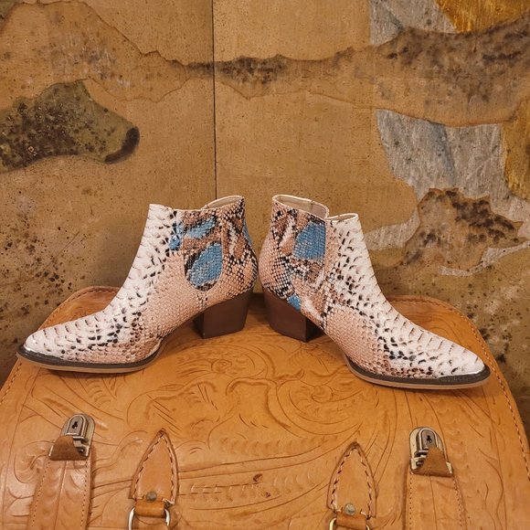 NEW ARider Eleven Snake Print Ankle Boot Pointed Toe - Cream/Turquoise US 7 - Picture 1 of 6